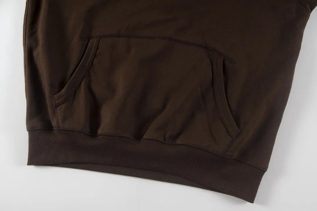 P230 Color: Black/Navy Blue/Coffee Brown/Heather Gray Size: S M L -RL's classic style for all seasons. The fit is loose and can be easily controlled by both men and women. Simple Clean and versatile, you can't go wrong with it. Exposed topstitching. Collage triangle. 1.3 cm retro original color hook drawstring. Details are everywhere.